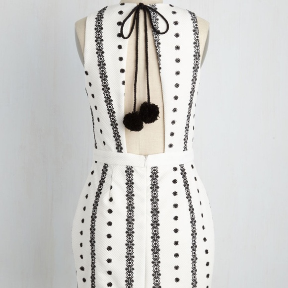 MODCLOTH Black & White Sleeveless Sheath Dress - Picture 2 of 7